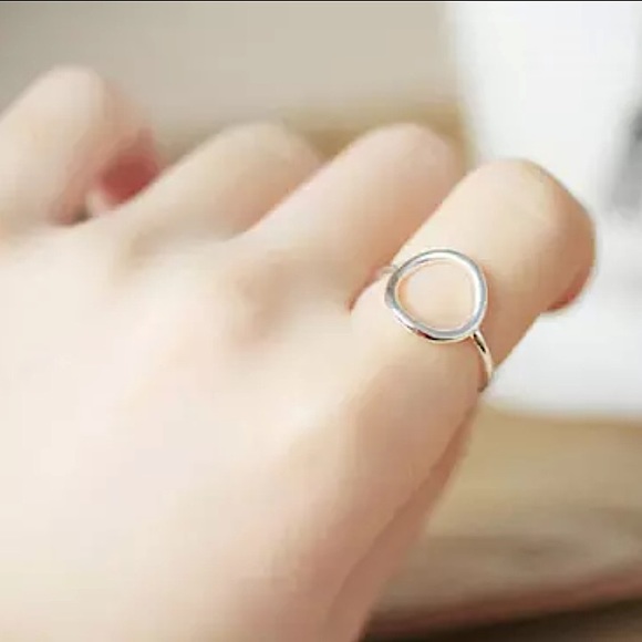 🔵𝟲𝟱%𝗢𝗙𝗙 𝗯𝘂𝗻𝗱𝗹𝗲𝘀 𝟯+🔵 NEW Silver Circle Minimalist Adjustable Ring - Picture 6 of 10